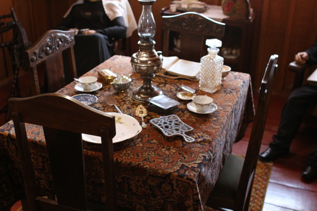 Herança holandesa - A tradição do tapete sobre a mesa