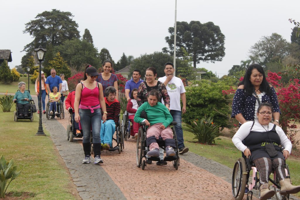 Grupo de cadeirantes visitam Parque Histórico