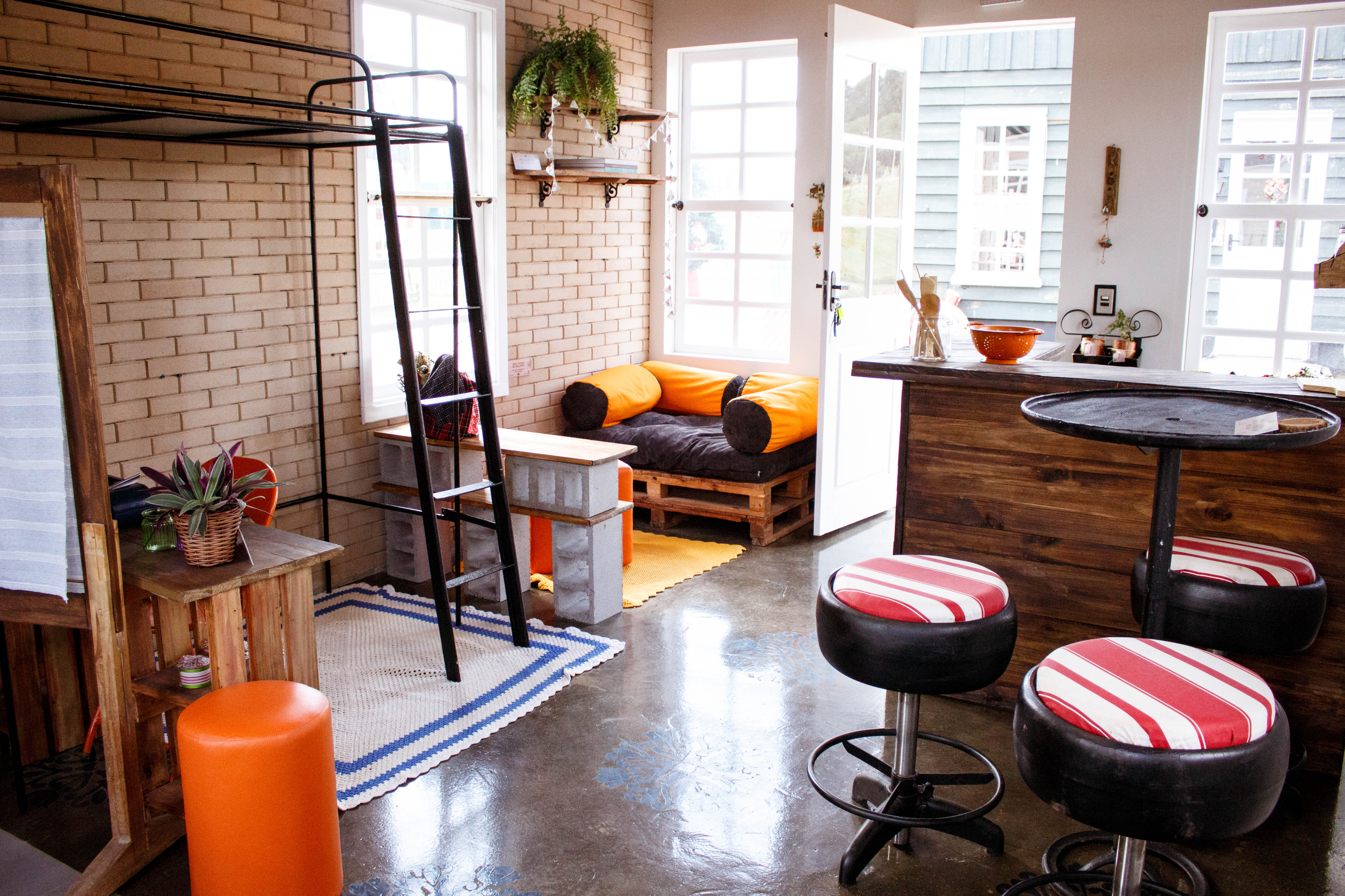 Parque Histórico cria decoração de um loft com materiais sustentáveis